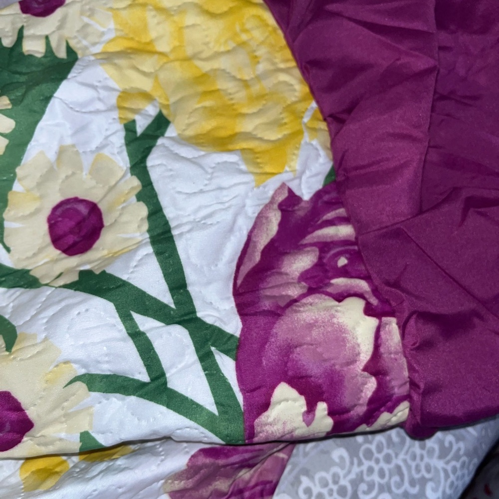 Floral Bedding Set with Fuchsia and Yellow Accents Brand New -Queen’s